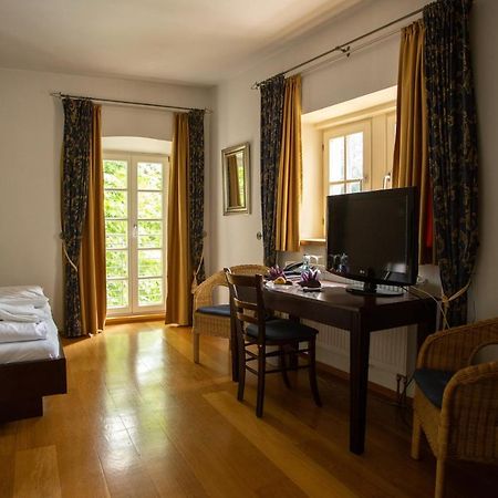 Hotel Burg Kerpen Illingen  Dış mekan fotoğraf