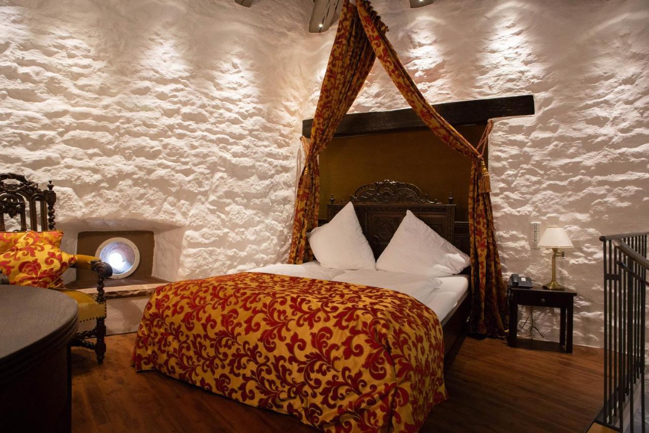 Hotel Burg Kerpen Illingen  Dış mekan fotoğraf