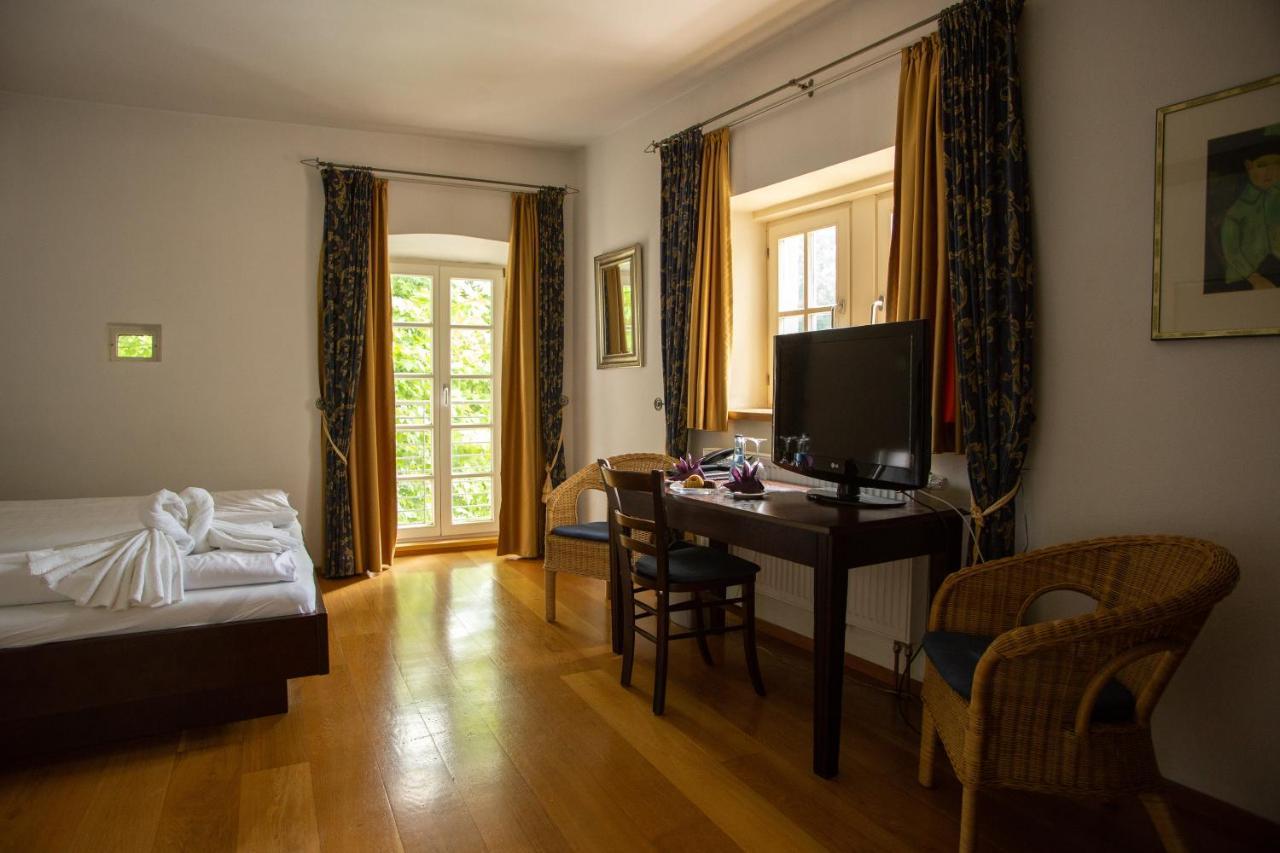 Hotel Burg Kerpen Illingen  Dış mekan fotoğraf
